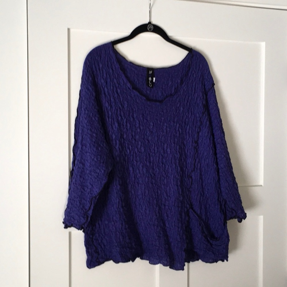 Royal blue top